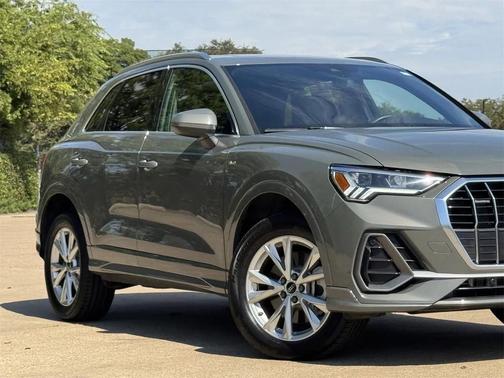 2025 Audi Q3 Premium 45 TFSI S line quattro Tiptronic
