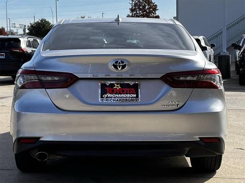 2024 Toyota Camry Hybrid XLE