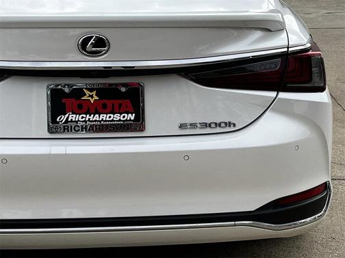 2020 Lexus ES 300h Premium