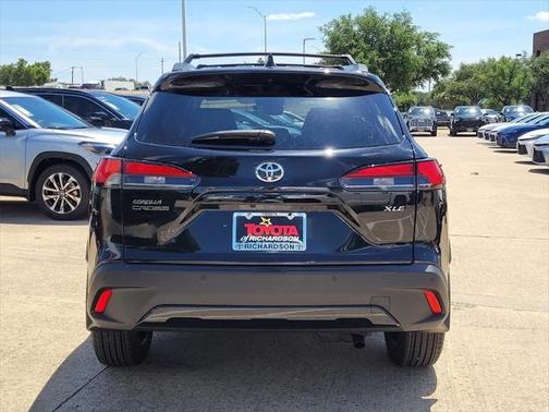 2025 Toyota Corolla Cross XLE