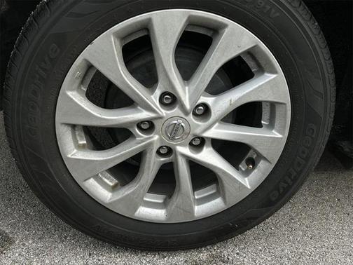 Super Black 2018 Nissan Sentra SV