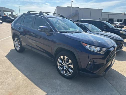 2020 Toyota RAV4 XLE Premium