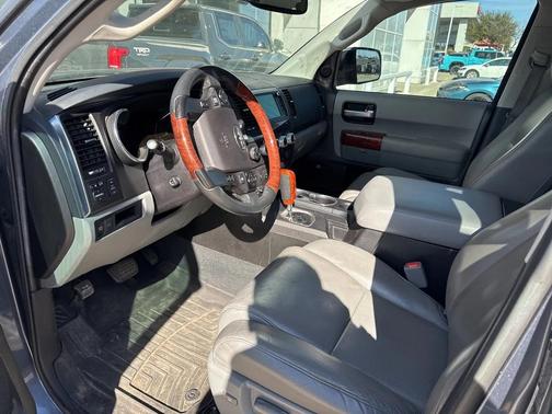 2022 Toyota Sequoia Platinum