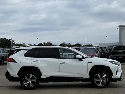 2024 Toyota RAV4 Prime SE