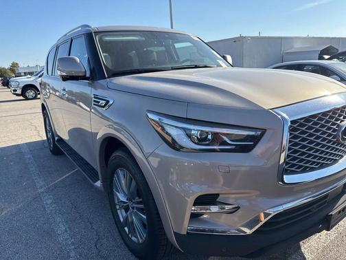 2023 INFINITI QX80 Luxe
