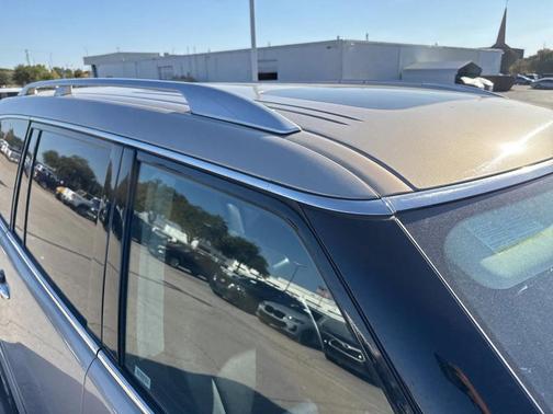 2023 INFINITI QX80 Luxe