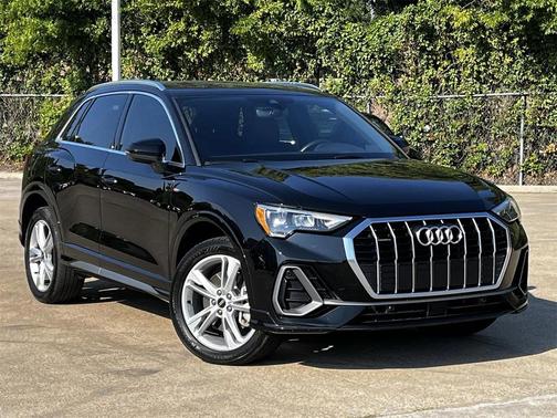 2022 Audi Q3 45 S line Premium