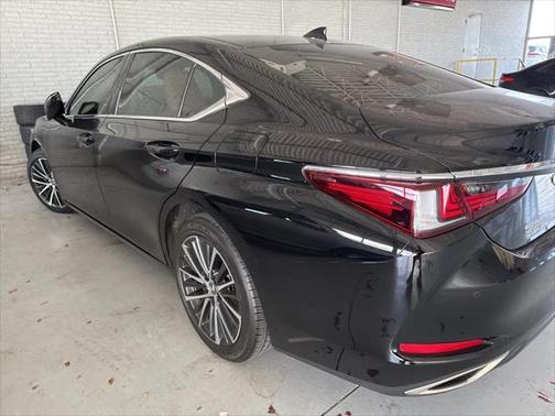 2025 Lexus ES 350 Base