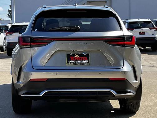 2024 Lexus NX 450h+ F SPORT Handling