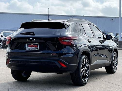 Mosaic Black Metallic 2024 Chevrolet Trax FWD 2RS