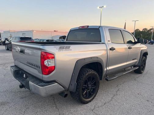 2018 Toyota Tundra SR5