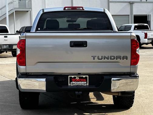 2018 Toyota Tundra SR5