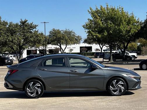 2025 Hyundai ELANTRA Sport