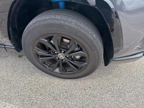 2023 Toyota RAV4 Hybrid SE