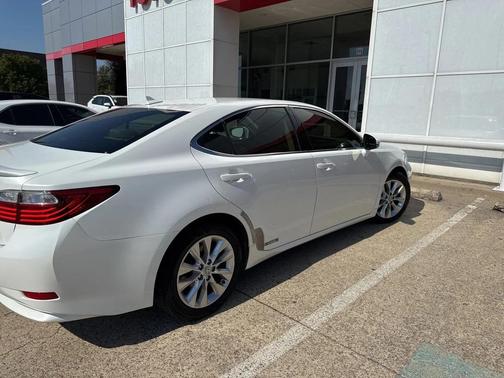 2013 Lexus ES 300h Base