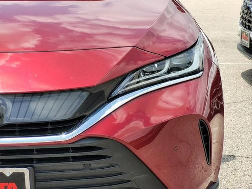 2022 Toyota Venza XLE
