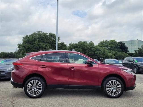 2022 Toyota Venza XLE