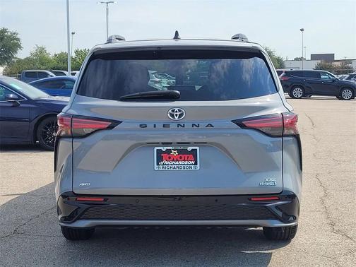 2023 Toyota Sienna XSE 7 Passenger