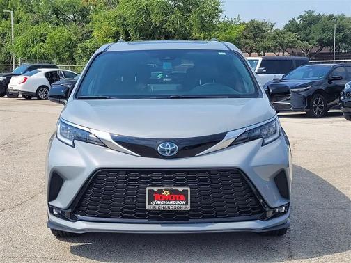 2023 Toyota Sienna XSE 7 Passenger