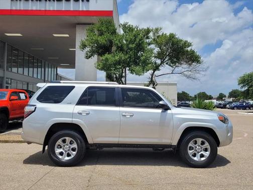 2022 Toyota 4Runner SR5