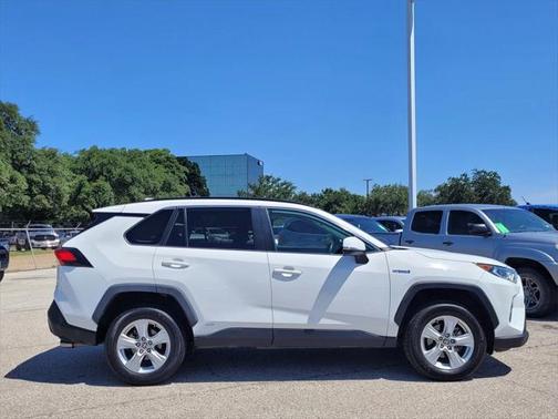 2021 Toyota RAV4 Hybrid XLE