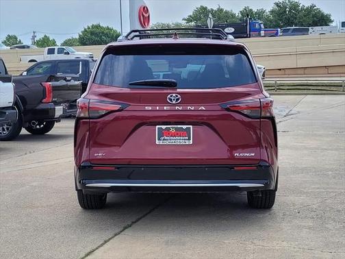 2025 Toyota Sienna Platinum 7 Passenger