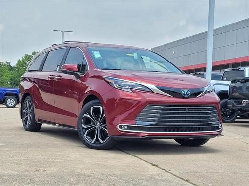 2025 Toyota Sienna Platinum 7 Passenger