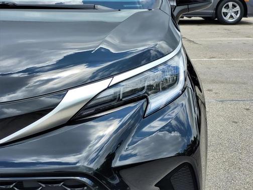 2023 Toyota Sienna XSE 7 Passenger