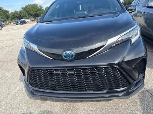 2023 Toyota Sienna XSE 7 Passenger