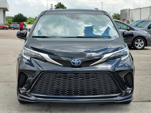2023 Toyota Sienna XSE 7 Passenger