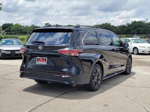 2023 Toyota Sienna XSE 7 Passenger