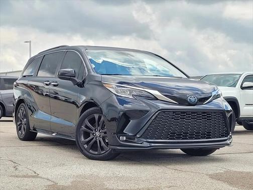 2023 Toyota Sienna XSE 7 Passenger