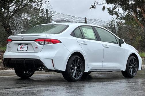 2026 Toyota Corolla Hybrid SE