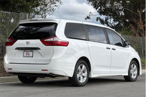 2018 Toyota Sienna SE