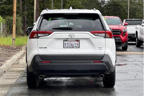 2025 Toyota RAV4 XLE