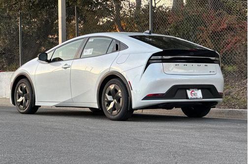 2026 Toyota Prius Plug-In Hybrid SE