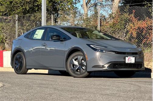 2026 Toyota Prius Plug-In Hybrid SE