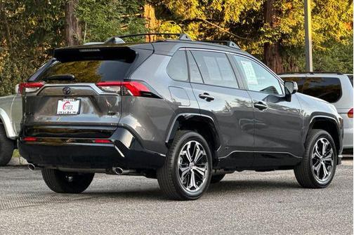 2025 Toyota RAV4 Hybrid SE