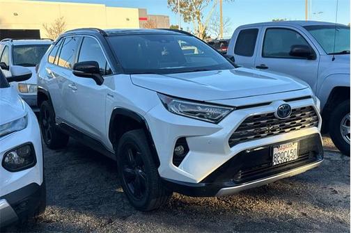 2020 Toyota RAV4 Hybrid SE
