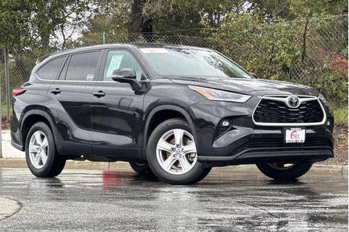 2025 Toyota Highlander LE