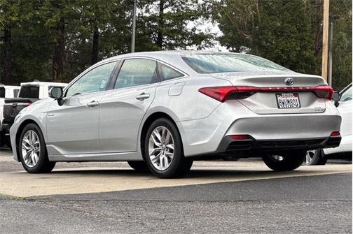 2021 Toyota Avalon Hybrid XLE