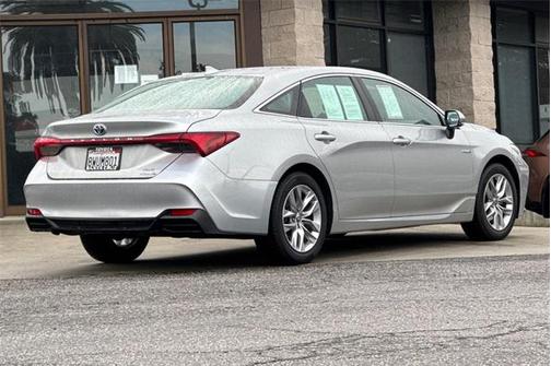 2021 Toyota Avalon Hybrid XLE