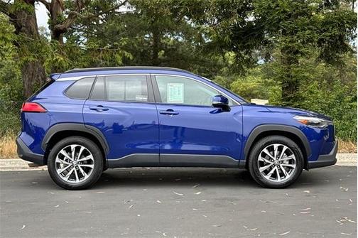2023 Toyota Corolla Cross XLE