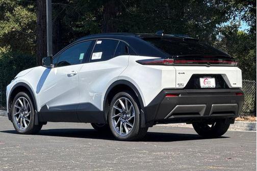 Midnight Black Metallic 2026 Toyota C-HR XSE