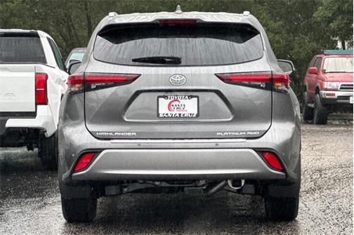 2026 Toyota Highlander Platinum