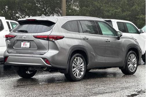 2026 Toyota Highlander Platinum