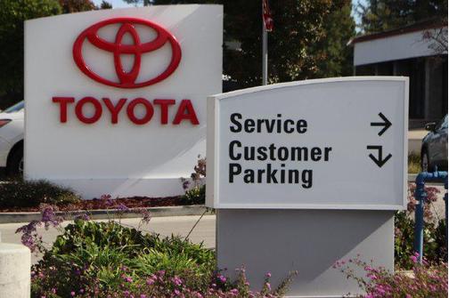 Magnetic Gray Metallic 2012 Toyota Highlander Limited