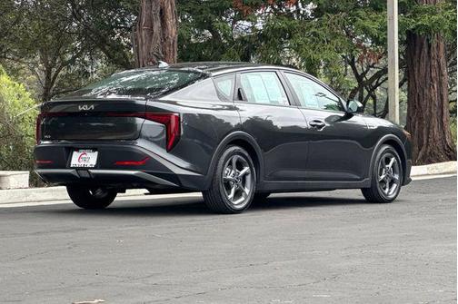 Interstellar Gray 2025 Kia K4 LXS