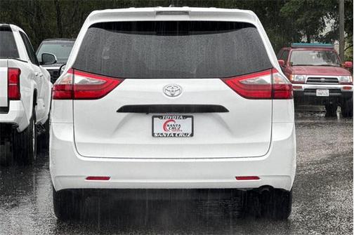 2020 Toyota Sienna SE