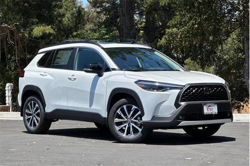 2025 Toyota Corolla Cross XLE